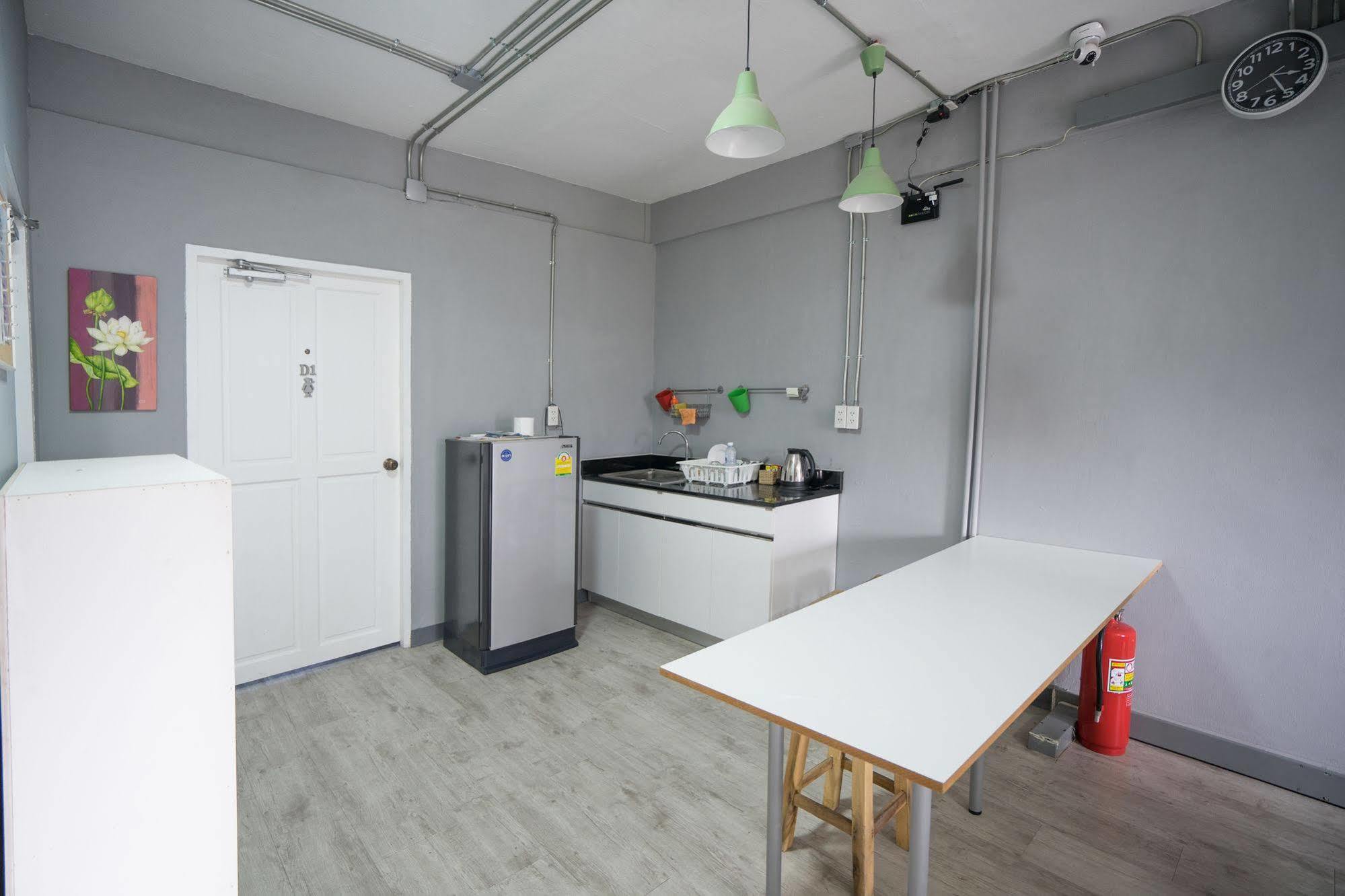 Oyo 437 Hostel Na Nara بانكوك المظهر الخارجي الصورة