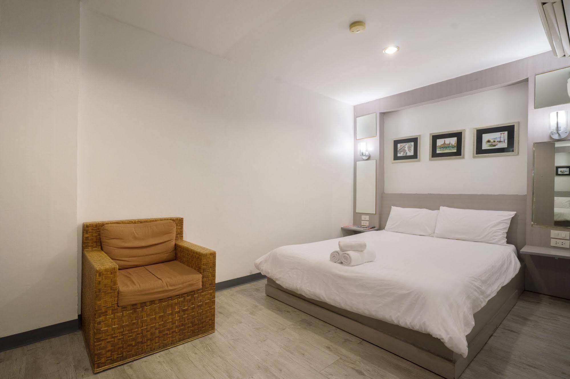 Oyo 437 Hostel Na Nara بانكوك المظهر الخارجي الصورة