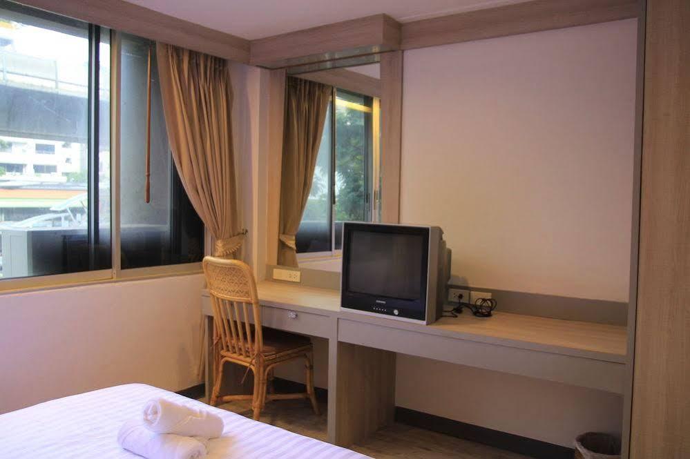 Oyo 437 Hostel Na Nara بانكوك المظهر الخارجي الصورة