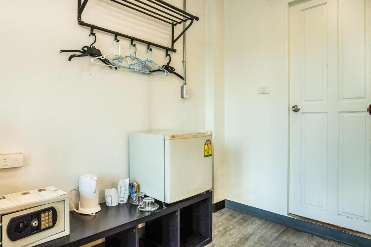 Oyo 437 Hostel Na Nara بانكوك المظهر الخارجي الصورة