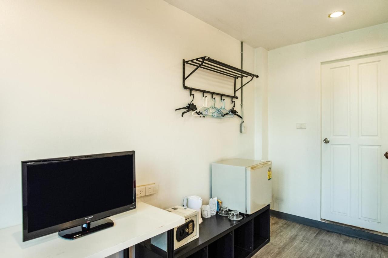 Oyo 437 Hostel Na Nara بانكوك المظهر الخارجي الصورة